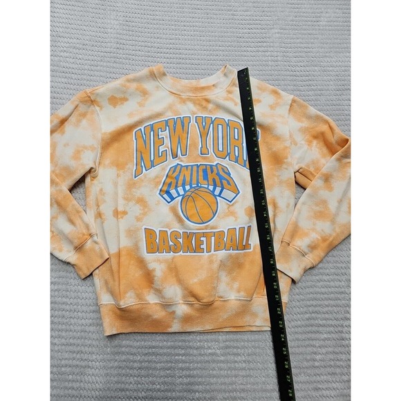 New York Knicks Sweatshirt Womens Small Orange Tye Dye Crew Neck - Picture 2 of 6